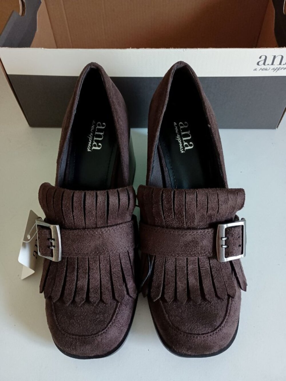NWT A.N.A Faxon round toe block heel brown loafers with fringe size 6